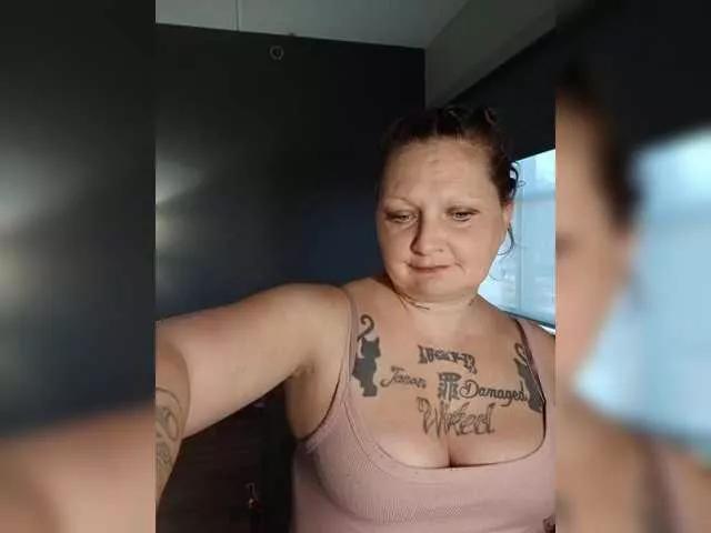 Offline Adelaideskyy on BongaCams