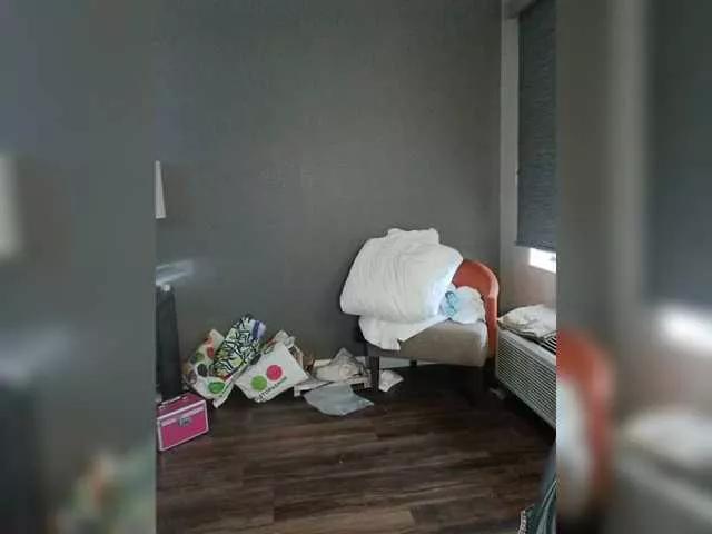 Offline Adelaideskyy on BongaCams