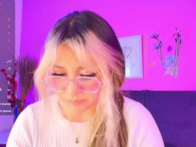 Aliiceyong on BongaCams 
