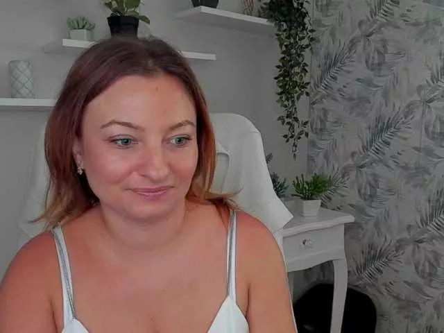 Offline angelaLove13 on BongaCams