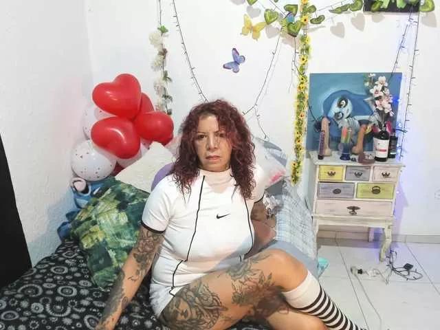 AxxyMilf on BongaCams 