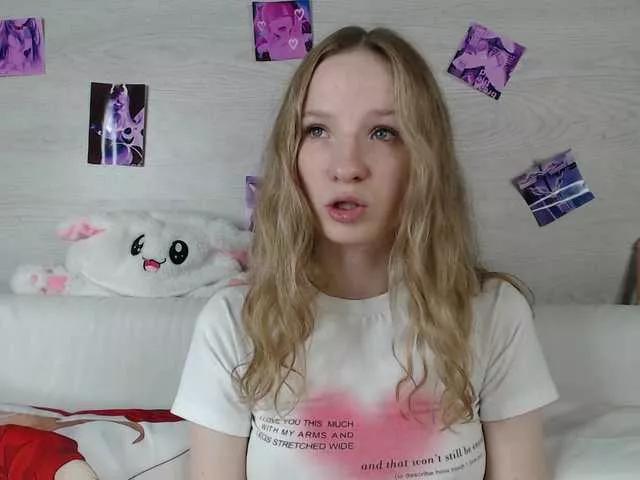 b4by-Emilia on BongaCams