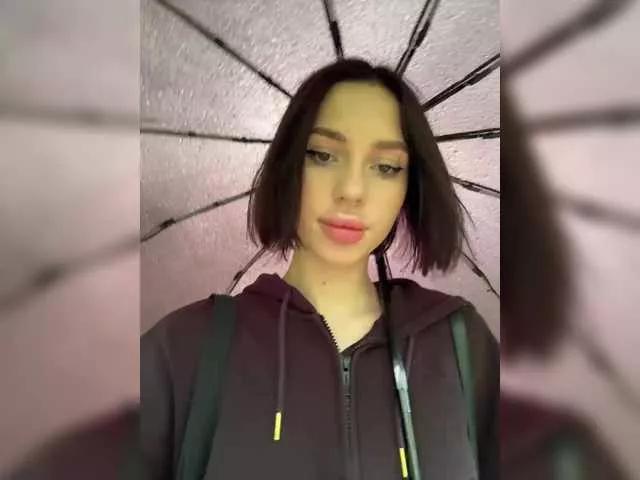 BabyDarii on BongaCams