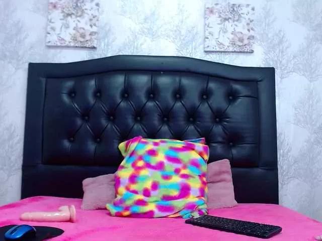 BebaRoja on BongaCams