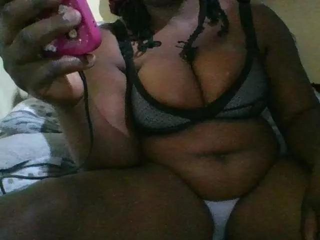 bigboobies2 on BongaCams