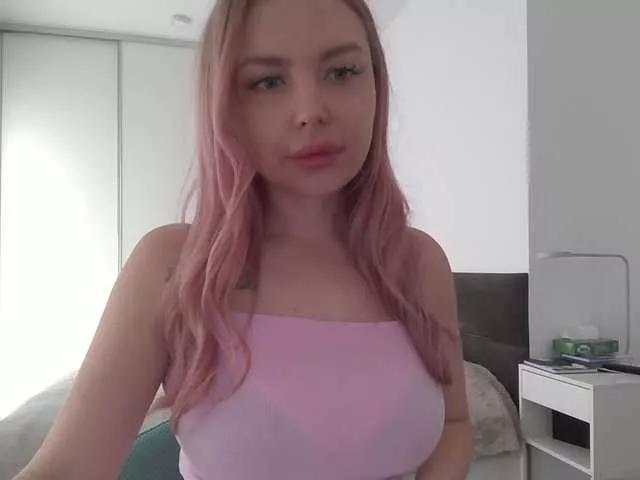 Offline Blondie8853 on BongaCams