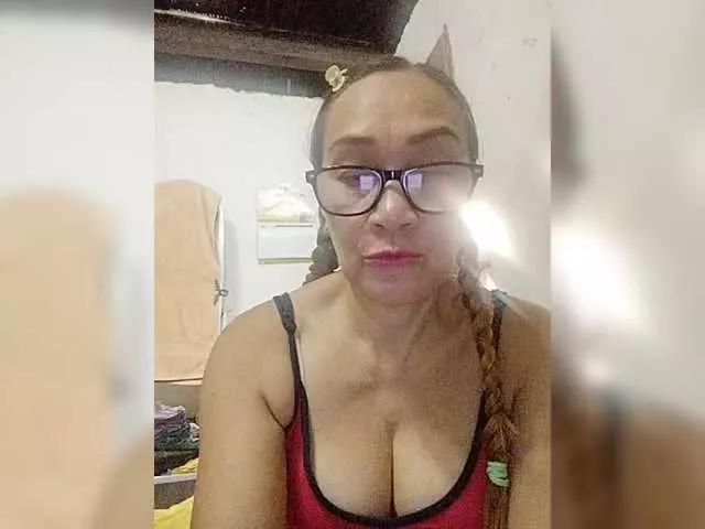 Offline cherrywhite03 on BongaCams