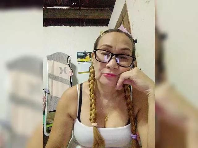 Offline cherrywhite03 on BongaCams