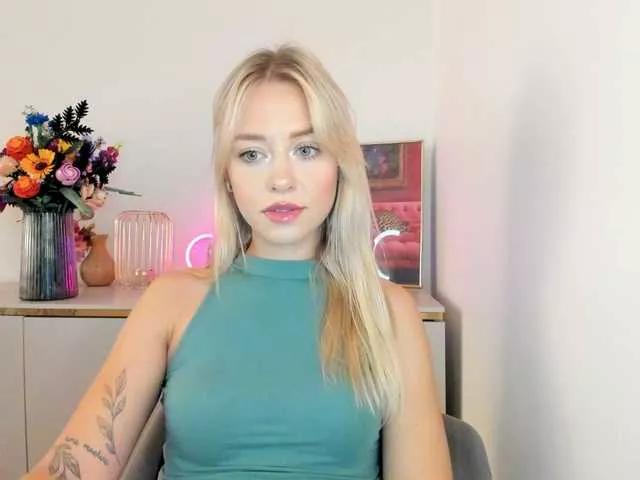 Offline CindyGlam on BongaCams