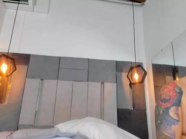 coupleehoorny