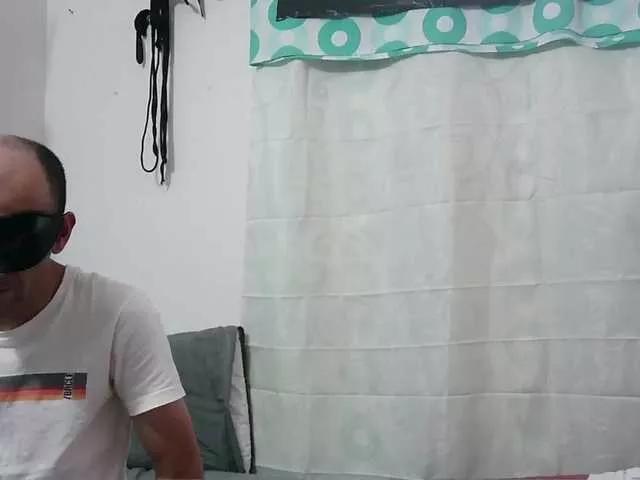 Offline couplehot27 on BongaCams