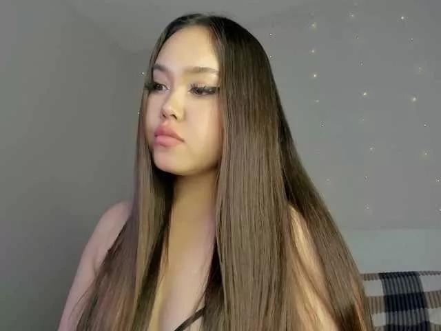 Crystal-Charm on BongaCams