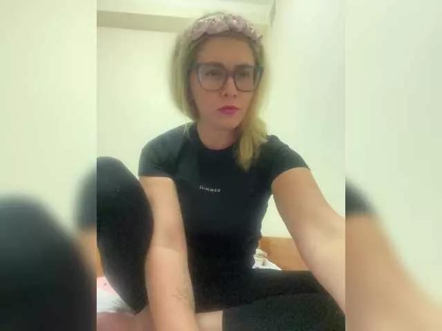 Offline Crystal00Girl on BongaCams