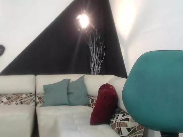 Offline Cyrano-Roxana on BongaCams