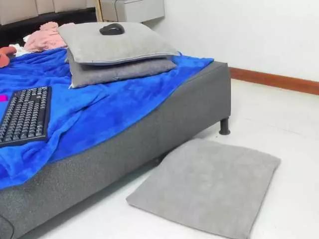 daffnelewis on BongaCams 