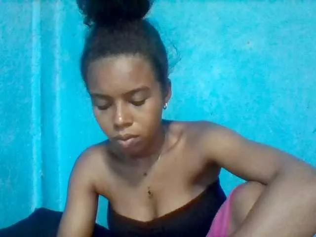 diva21 on BongaCams