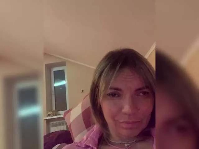 Ella-Pearlie on BongaCams 