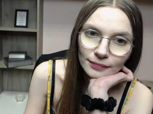 Offline Ellyxcute on BongaCams