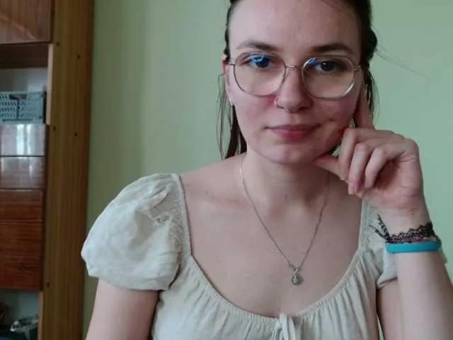 Offline Ellyxcute on BongaCams