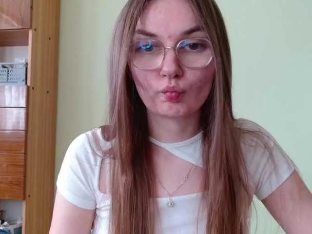 Offline Ellyxcute on BongaCams
