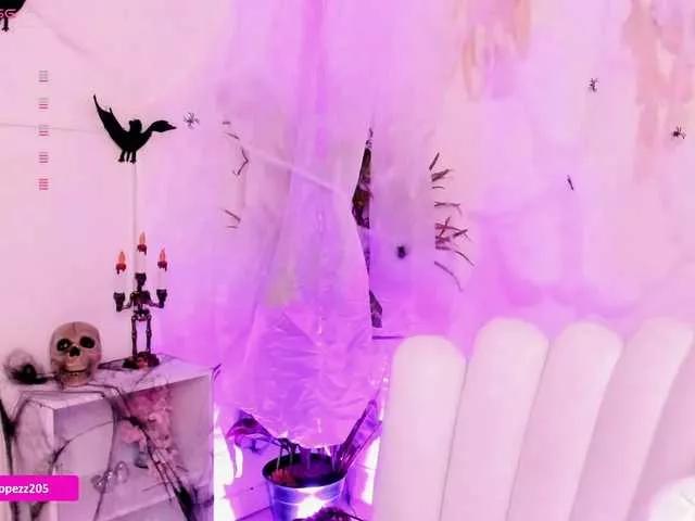 Offline Emylopez on BongaCams