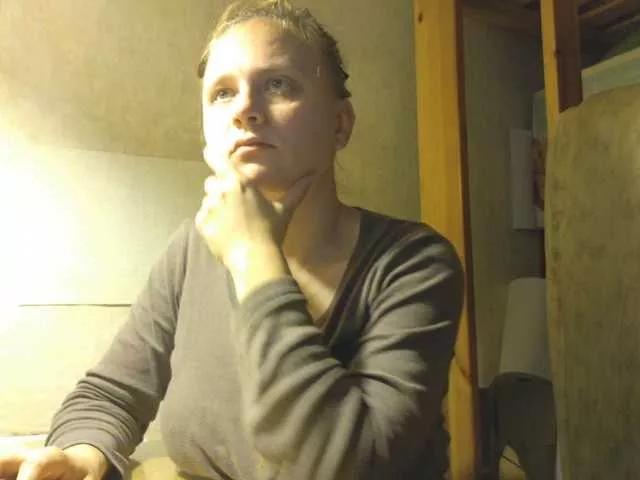 Offline esterjohns on BongaCams