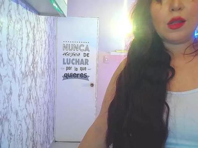 Evelyn-mature19