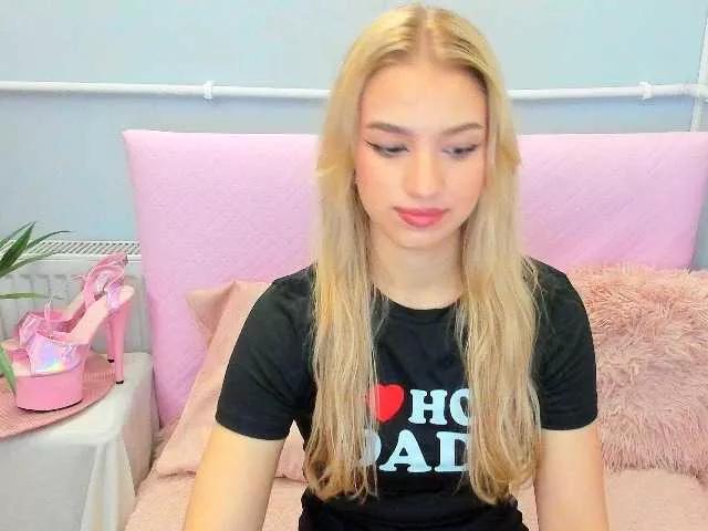 EvetteBody on BongaCams 