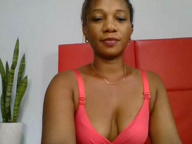 Faozia from BongaCams