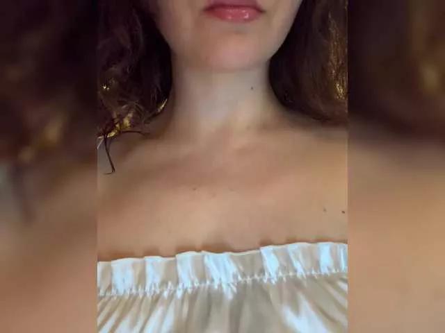 FeeBee on BongaCams 