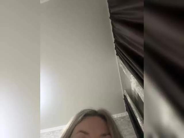 Fiona2019 from BongaCams