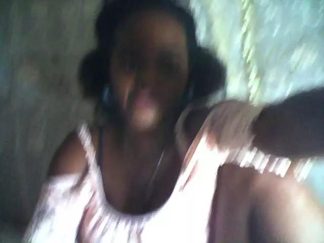 Offline Flania on BongaCams