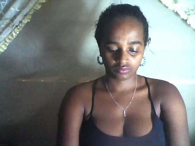 Offline Flania on BongaCams