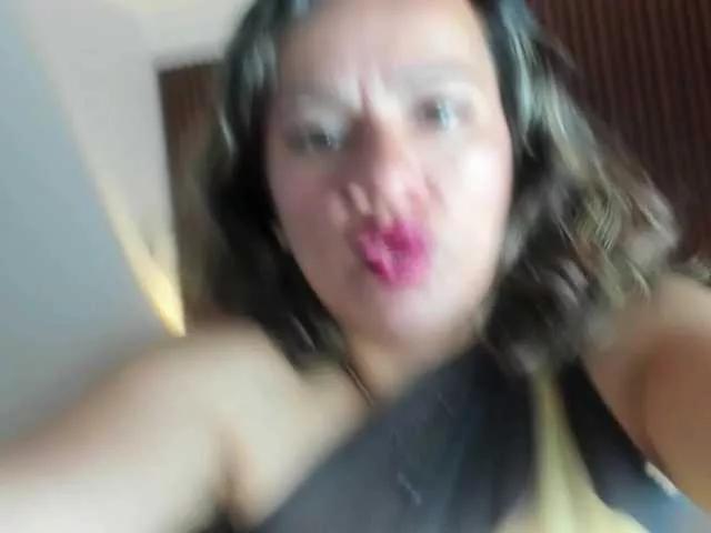 Offline gipsela-gomez on BongaCams