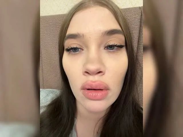 Glossmixdoll on BongaCams