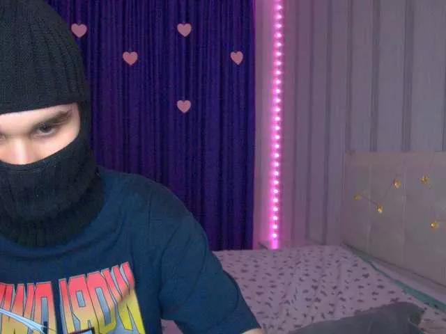 Offline hollyJoys on BongaCams