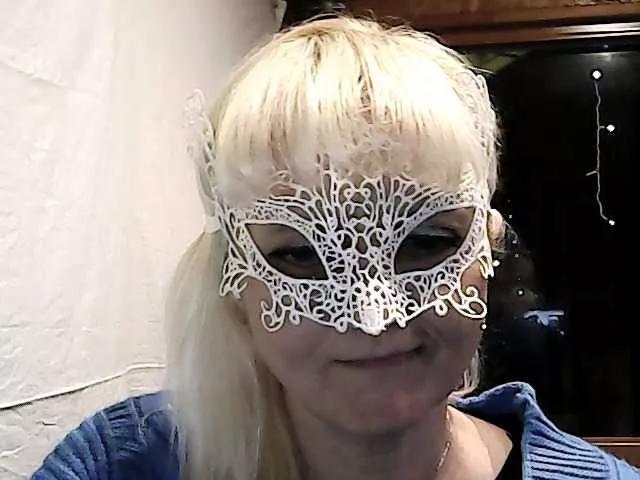 Iinna from BongaCams