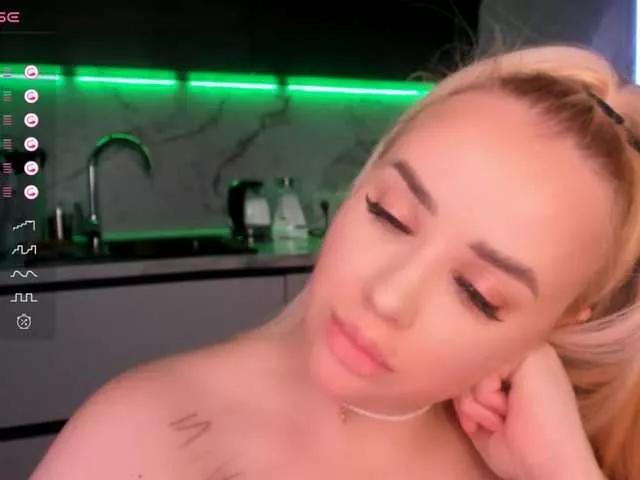 Offline In-your-fucking-mind on BongaCams