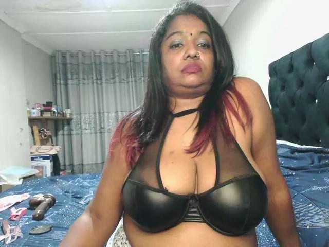 Indianmayaxoxo on BongaCams 