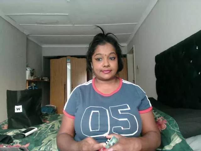 Indianmayaxoxo on BongaCams 