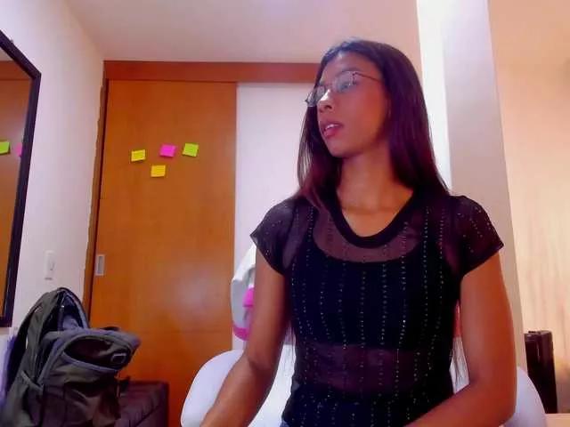 ivi-lopezz on BongaCams 