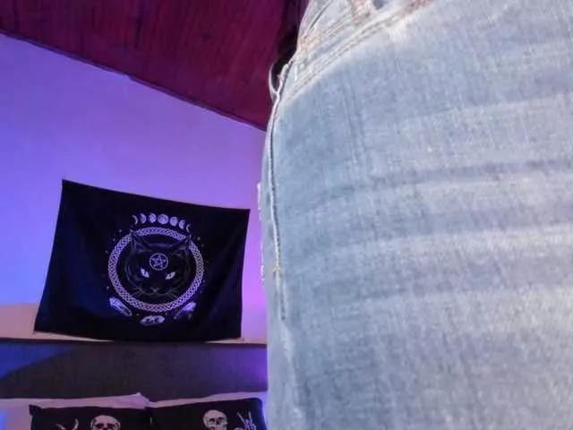 Offline KathDolly on BongaCams