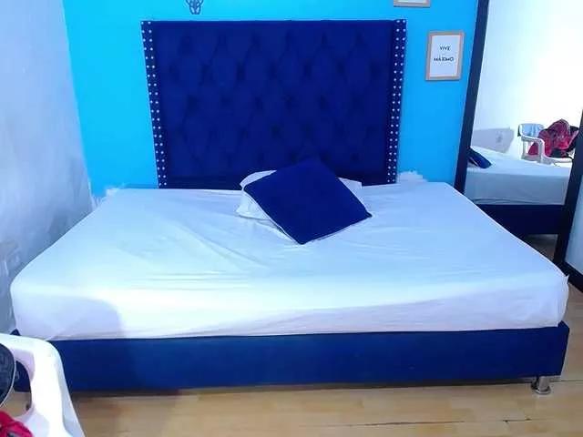 kinky-redhead18 on BongaCams 