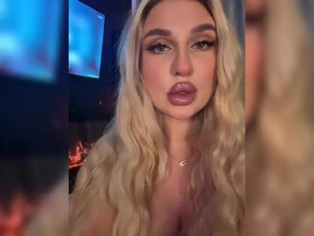 Offline Kotofeyka1 on BongaCams