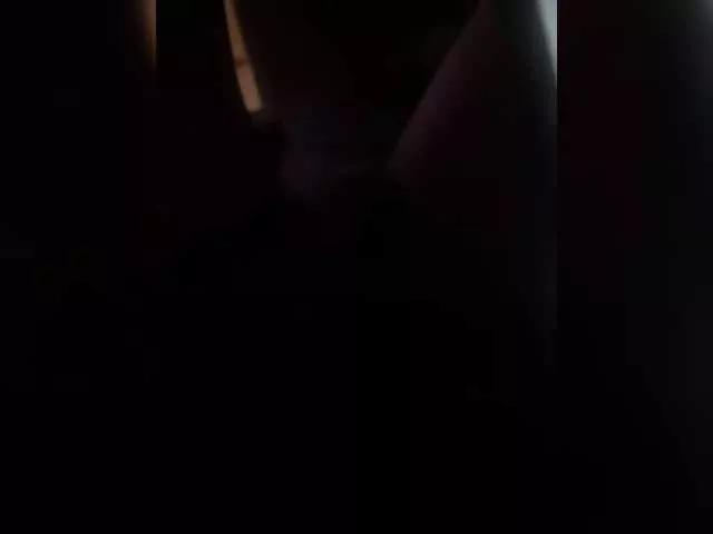 Kriskit11 on BongaCams