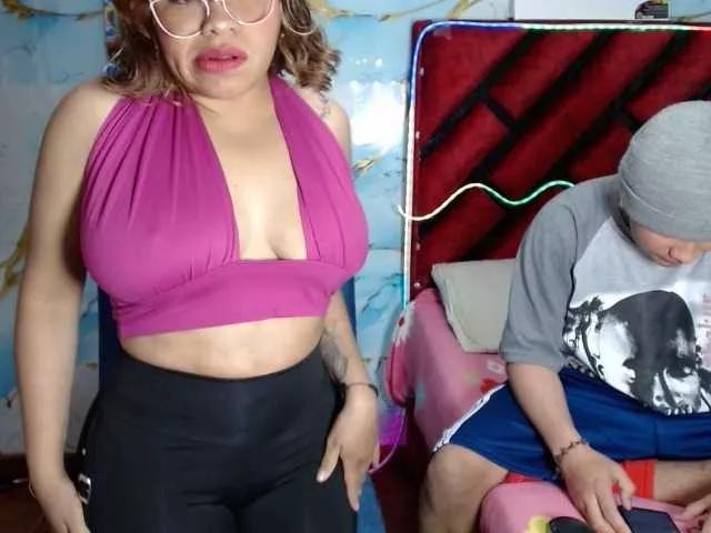 Offline Latin-caliente on BongaCams