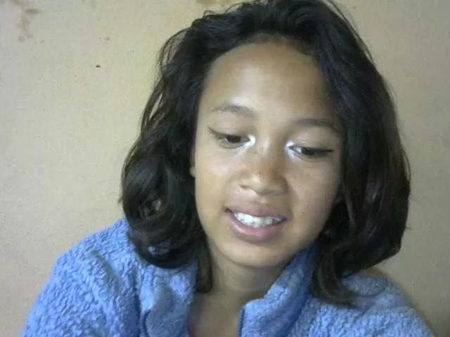 Offline Laura1881 on BongaCams