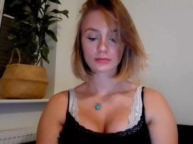 Offline Lenadate on BongaCams