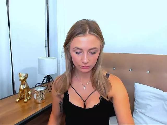 Lenadate from BongaCams