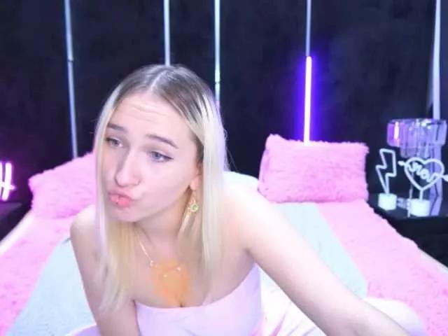 Offline LilElfie on BongaCams